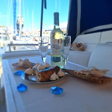 Aura Azul Botel